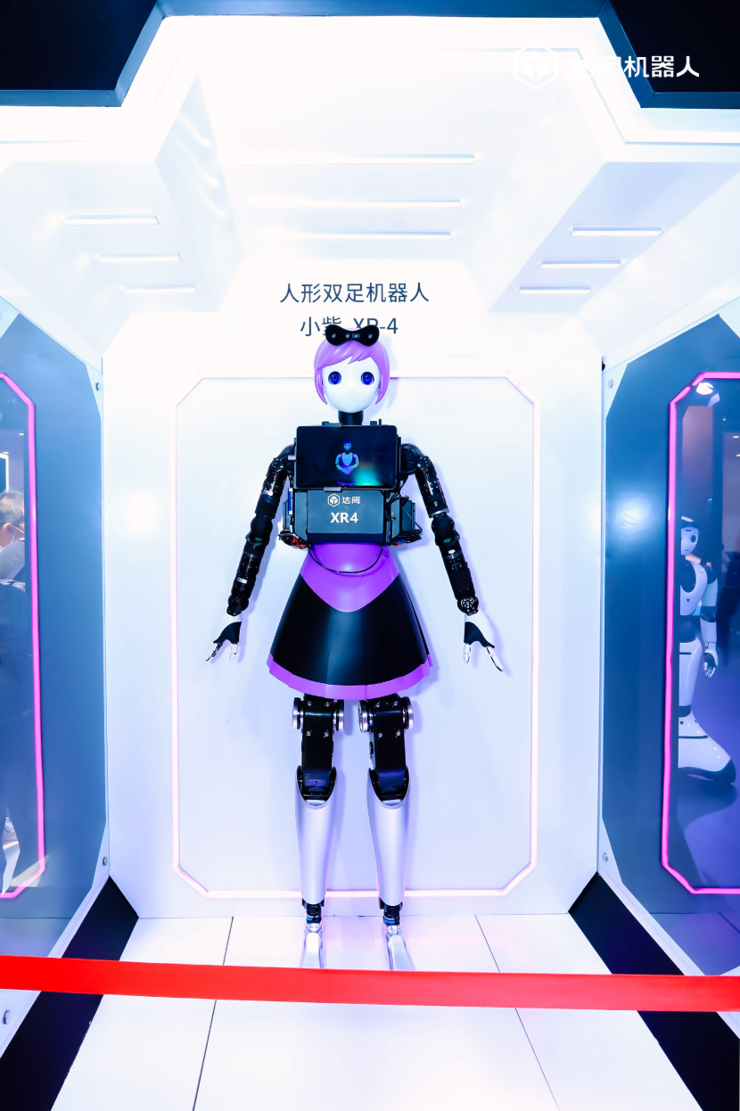 小米CyberDog2、达闼XR4、擎朗C30、追觅X30、优必选Walker...世界机器人大会的「新生物」